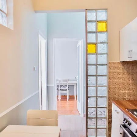 Apartment #isabelle Apt By Halu! *